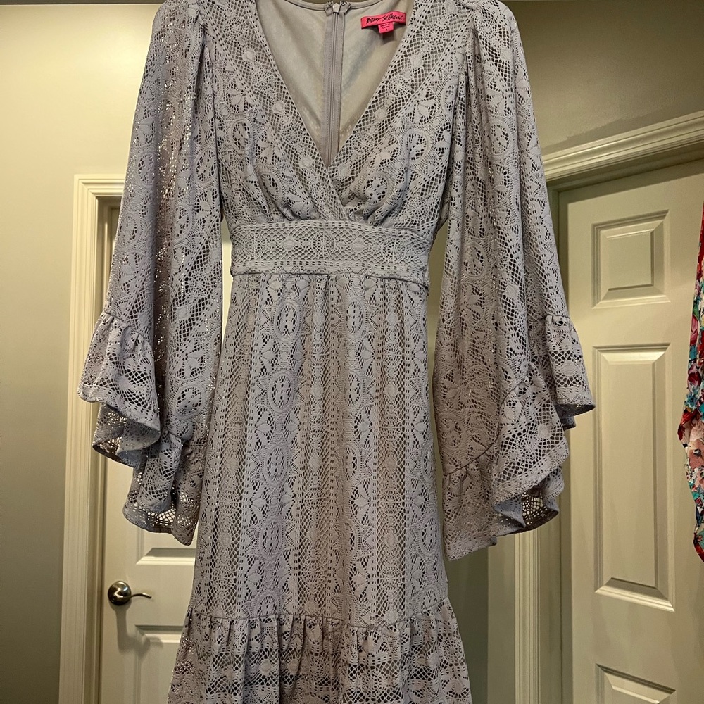 Betsey Johnson Grey Lace Dress with flowy boho sleeves , Size 4